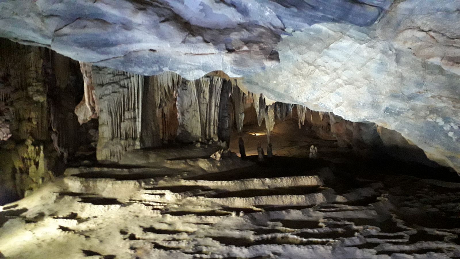 Explore the longest dry cave in Asia – Paradise cavern