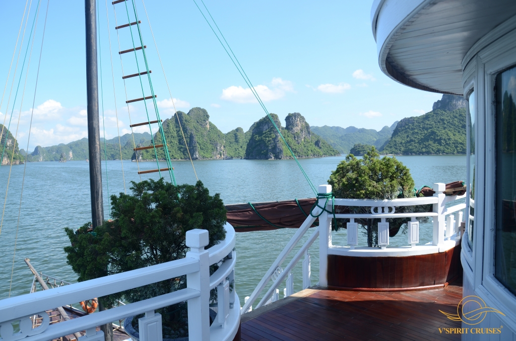 4 days Hanoi- Halong overnight on boat Muslim Tours