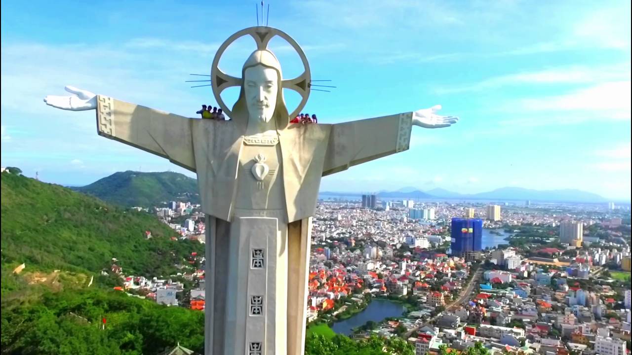 Giant Jesus Statue